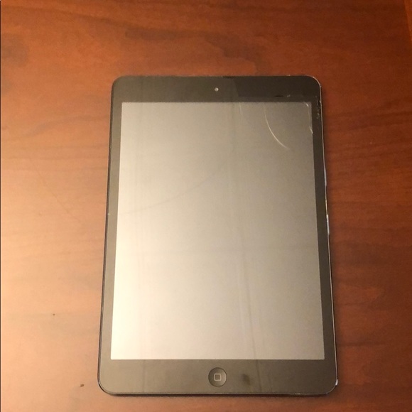 Mini IPad - Picture 1 of 3